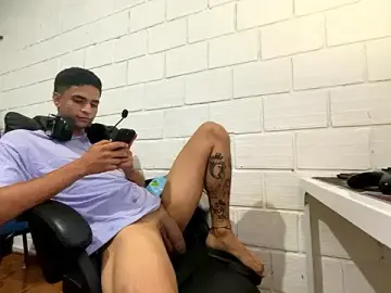 Stripchat Adult Webcam of Max_TheHorseDick