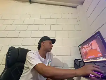 Stripchat Sex Chat of Max_TheHorseDick