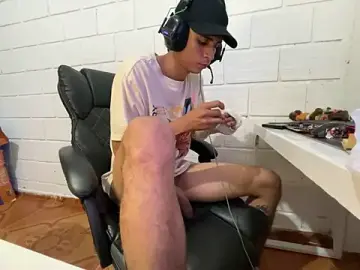 Stripchat Best Webcam of Max_TheHorseDick