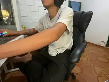 Stripchat Nude Webcam of Max_TheHorseDick