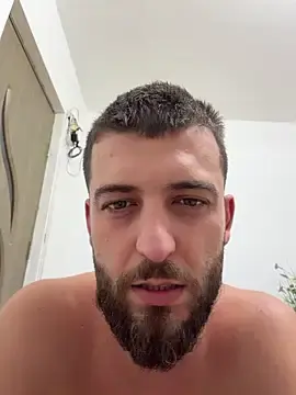 Stripchat Live Sex of Pablo_Hornyguy95
