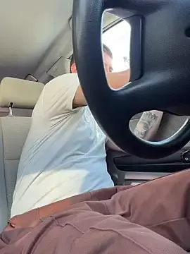 Stripchat Live Sex Cam of Pablo_Hornyguy95