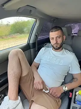 Stripchat Sex Cam of Pablo_Hornyguy95