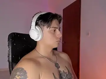 Stripchat Adult Video Chat of Giordano_Russo