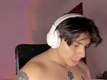 Stripchat Best live sex cam show of Giordano_Russo