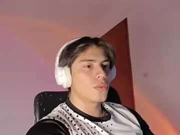 Stripchat Free Porn Cam of Giordano_Russo