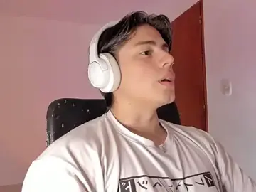 Stripchat Free Porn Cam of Giordano_Russo