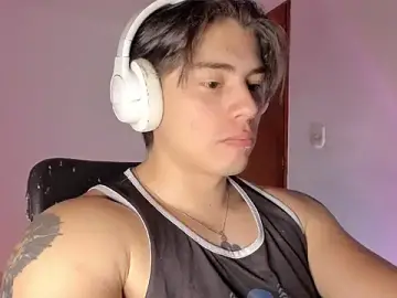 Stripchat Sex Cam of Giordano_Russo