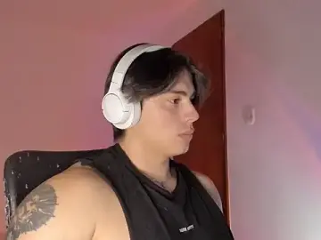 Stripchat Adult Webcam of Giordano_Russo