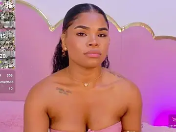 Stripchat Sex Cam of NahiaraReina