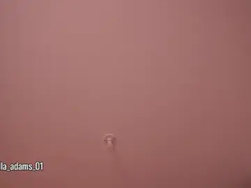 Stripchat Sex Cam of bella_adams_