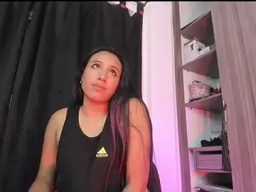 Stripchat Sex Cam of katia_777