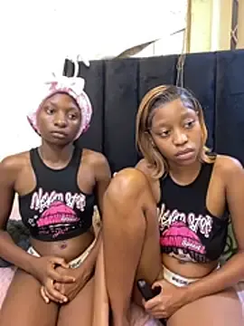 Stripchat Live Porn of LonelyQueenxx25