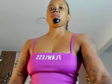 Stripchat Free Porn Cam of kelly_thomson