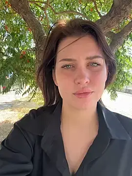 Stripchat Free Porn Cam of KikiWatson