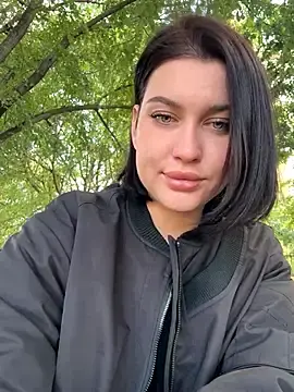 Stripchat Live Sex Cam of KikiWatson