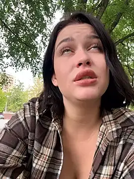 Stripchat Nude Webcam of KikiWatson