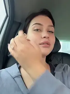 Stripchat Live Sex Cam of KikiWatson