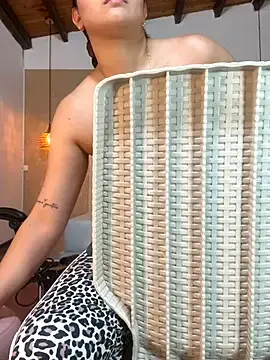 Stripchat Watch Live Sex Cams of Hadley_