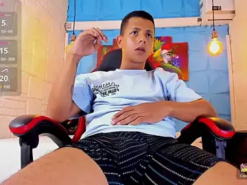 Stripchat Free Live Porn of boy_bigcock24cm