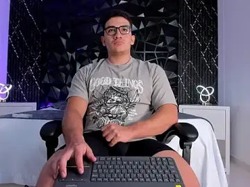 Stripchat Live Sex Cam of JeffDaltton