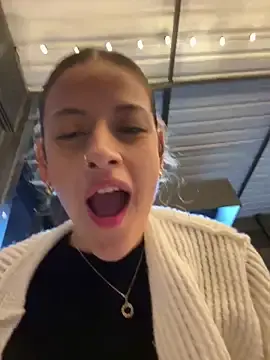 Stripchat Watch Live Sex Cams of alana15