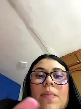 Stripchat Sex Cam of alissonfernandez_