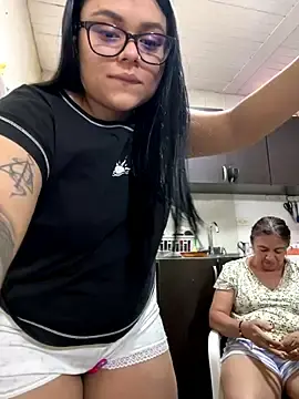 Stripchat Free Porn Cam of alissonfernandez_