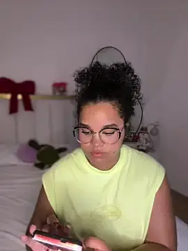 Stripchat Live Sex Cam of Lucy_wilson5