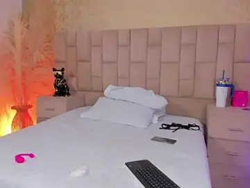 Stripchat Nude Webcam of CamilaOrtiz_