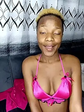 Stripchat Sex Cam of SHANTYBABE