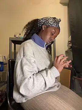 Stripchat Adult Webcam of choclatepeaach