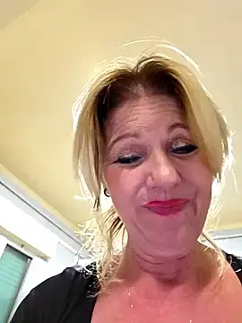 Stripchat Free Porn Cam of Melody73