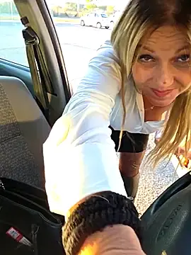 Stripchat Live Sex Cam of Melody73