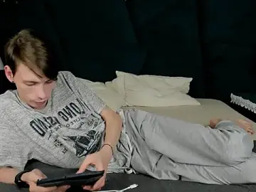 Stripchat Sex Cam of ERICK__DEEN