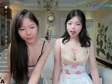Stripchat Sex Cam of Luna520
