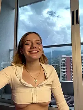 Stripchat Adult Video Chat of NicoleCut