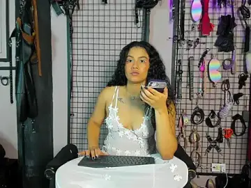 Stripchat Live Sex Cam of Twisted_Fantasy