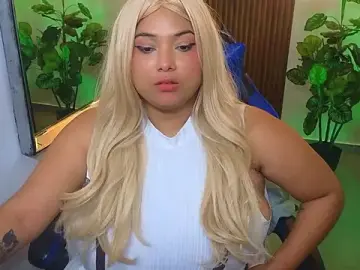 Stripchat Live Sex Cam of Kenya--Buhle