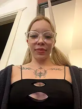 Stripchat Live Sex of babydolll