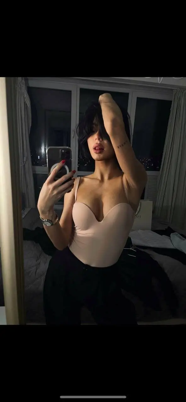 Leya_Foxhall