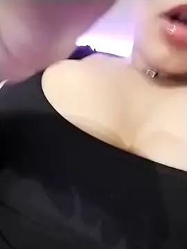 Stripchat Live Sex Cam of MORYBANIKA