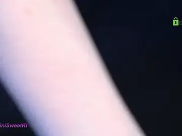 Stripchat Watch Live Sex Cams of MiniSweetKt