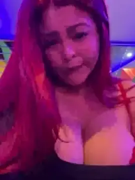 Stripchat Free Live Porn of lia_moon77