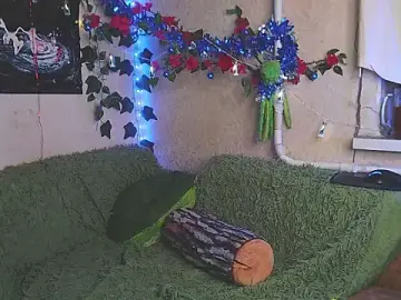 Stripchat Free Porn Cam of Tiny_Witch