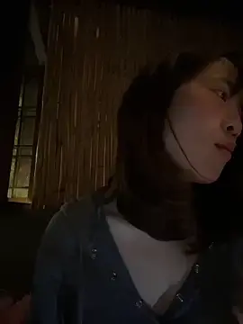 Stripchat Live Sex Cam of littleqiu