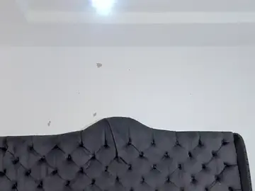 Stripchat Sex Cam of two_milkyway