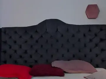 Stripchat Free Porn Cam of two_milkyway