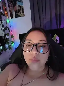 Stripchat Free Porn Cam of Bella-Gema