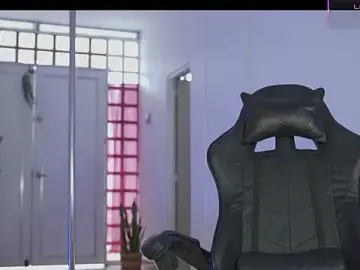 Stripchat Sex Cam of EmmaSanzz_